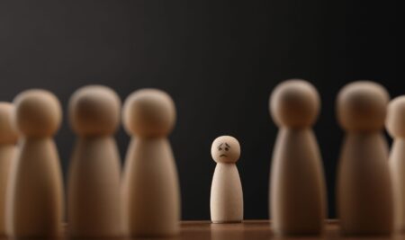 ¿Por qué algunas personas sienten que no pertenecen? Una mirada desde las Constelaciones Familiares